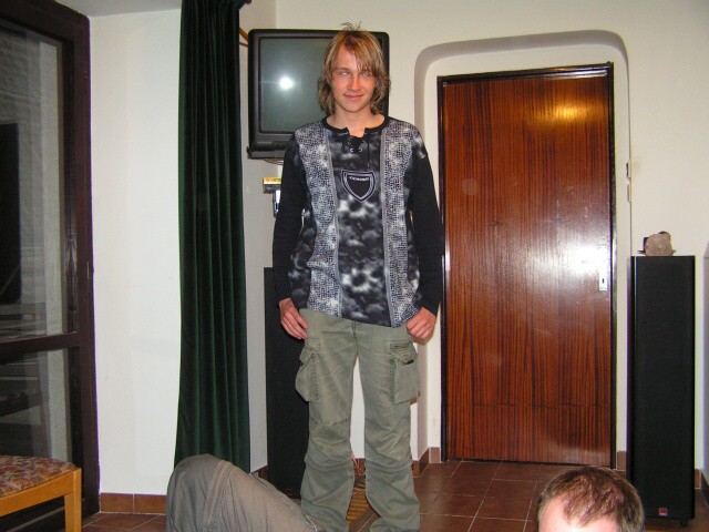 011.jpg